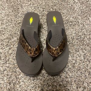Women’s Volatile heeled sandals like new condition